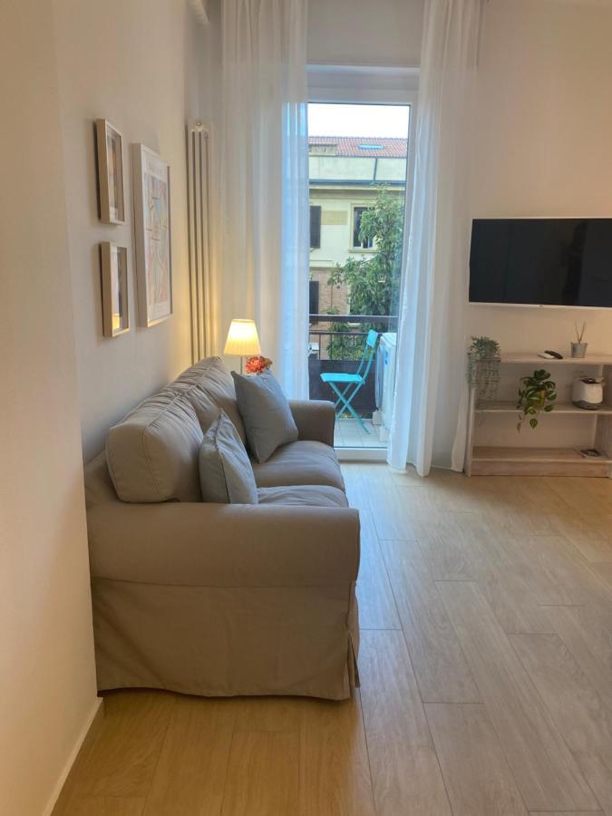 Modern City Apartment Modena Buitenkant foto