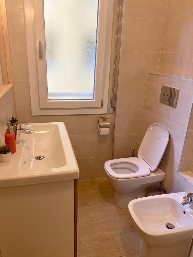 Modern City Apartment Modena Buitenkant foto