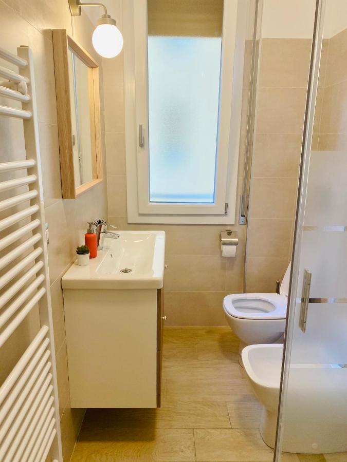Modern City Apartment Modena Buitenkant foto