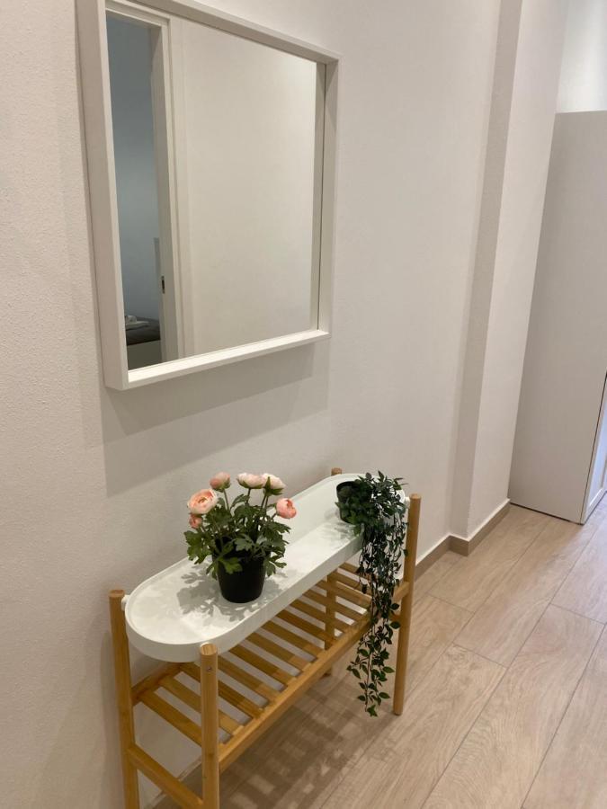 Modern City Apartment Modena Buitenkant foto